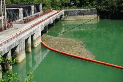 引水式水电站拦漂设施施工安装