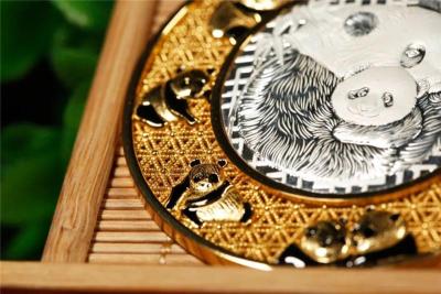 熊猫币40周年花丝珐琅银章
