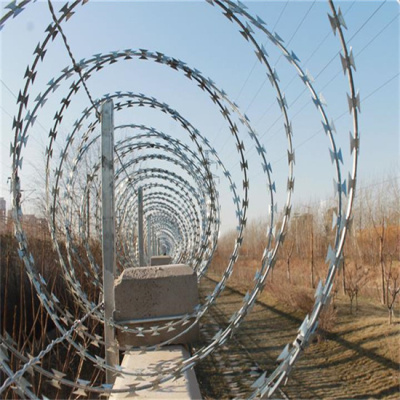 新疆刀片刺绳现货厂家阿克苏监狱围墙防护