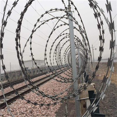 新疆刀片刺绳现货厂家阿克苏监狱围墙防护
