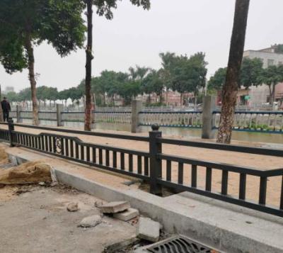 珠海人行道栏杆安装 城市交通护栏立柱埋地