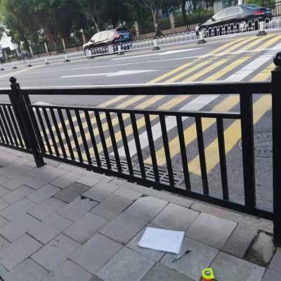 珠海人行道栏杆安装 城市交通护栏立柱埋地