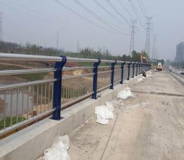 顺德河道栏杆安装 不锈钢款式栅栏 桥梁护栏