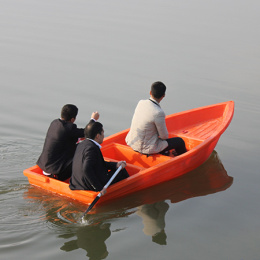 新型环保塑料船 让水上娱乐变得更加环保