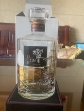 西宁市区域30年茅台酒瓶回收快速上门收购