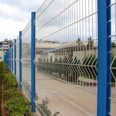 桃型柱护栏现货 广州物流园铁丝网围栏安装