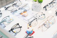 广信眼镜创业开店迎合大部分消费者的水平