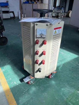 大连三相接触式调压器批发价格