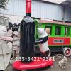 酒庄装饰玻璃钢红酒瓶熊猫组合雕塑定制厂家