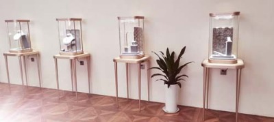 内蒙古高档奢侈品展柜零售商