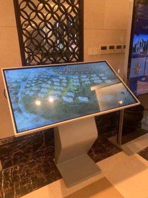 黑龙江商场展示触摸一体机报价