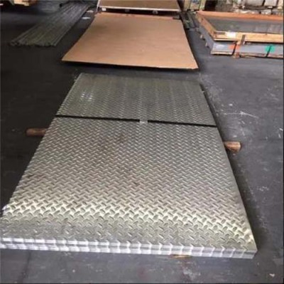 扬州高邮专业制作不锈钢压花板现货直发