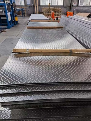 江苏溧阳专业制作不锈钢压花板批发厂家