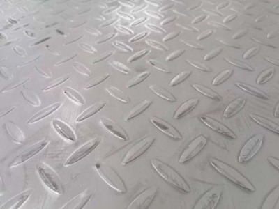 南京溧水专业制作不锈钢压花板造型丰富