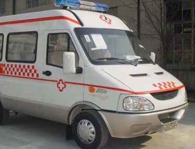 南平转院接送车随时出车