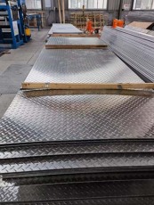 南京高淳专业生产不锈钢压花板造型丰富