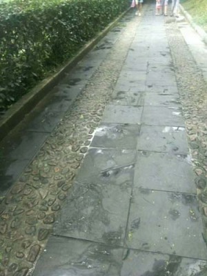 阿里青石板石材多少钱一平方