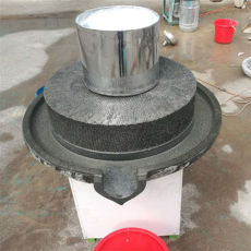 電動(dòng)石磨面粉機(jī)花崗巖石玉米糊磨漿機(jī)價(jià)格