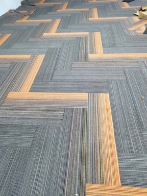 宝安石塑地胶板民治地毯木地板哪个品牌好