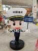 广州公园拿牌子卡通人物玻纤雕塑定制价格