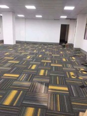 深圳石塑地胶板民治地毯木地板性价比高