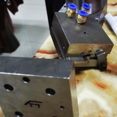 温州塑胶挤出模具定制