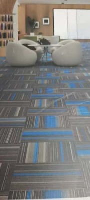 宝安石塑地胶板大浪地毯木地板款式多样