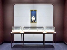 新疆会所卡地亚珠宝展示柜设计方案