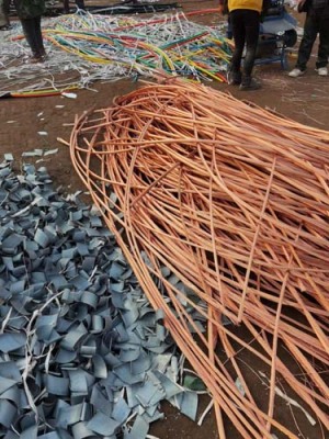 阿勒泰地区废旧电缆附近回收