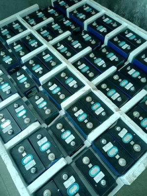 云南专业回收三元锂电池诚信服务