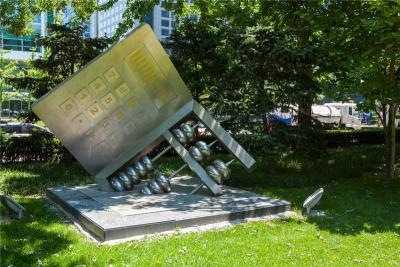 柳州广场不锈钢雕塑定做