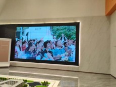 山东学校LED无缝拼接屏厂家