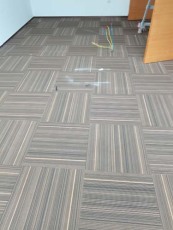 宝安石塑地胶板民治地毯木地板定做