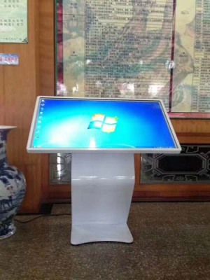 山东商场展示触摸查询一体机报价