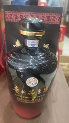 南通本地老装轩尼诗李察酒瓶回收多年经验