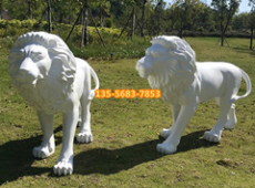 门口大型玻璃钢仿真狮子雕塑定制多少钱一件