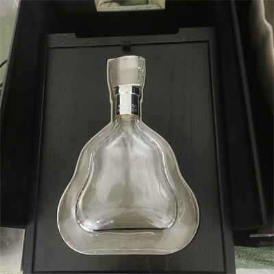此刻珠海香洲路易十三酒瓶回收