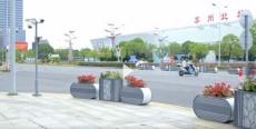 郑州市政道路护栏花箱隔离厂家直销