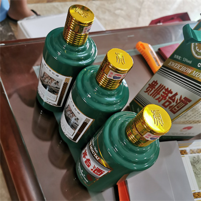 此时汕头澄海山崎25年酒瓶回收