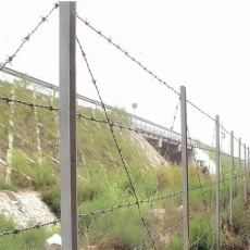 台湾现货不锈钢丝刺绳厂家供应台北隔离护栏