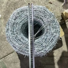 西藏现货刺铁丝厂家供应昌都包塑带刺铁丝网