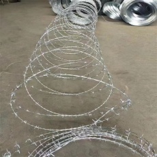 内蒙古现货刺铁丝隔离栅呼和浩特PVC包塑铁