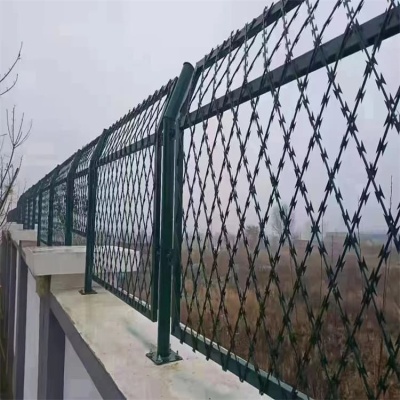 天津现货刺丝滚笼厂家供应和平监狱围墙防护