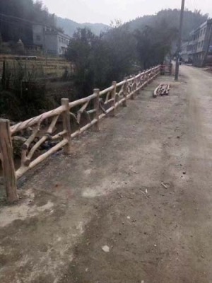 梅州水泥仿树藤栏杆大量批发