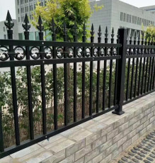 重庆锌钢护栏现货批发学校围墙铁艺栏杆