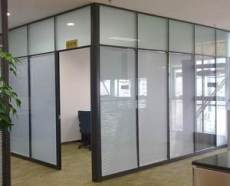 东坑角社工业区玻璃隔墙安装哪家价格便宜