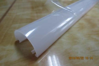 河北LED光扩散灯罩/PC条纹光扩散灯罩案例