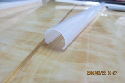 青海LED光扩散灯罩/PC条纹光扩散灯罩供货商