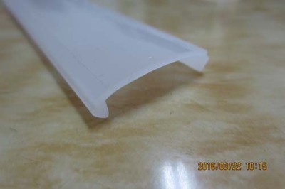 贵州PMMA光扩散灯罩/PC哑光灯罩模具生产