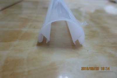 河南LED光扩散灯罩/PC条纹光扩散灯罩生产线